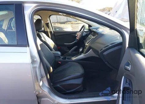 2013 Ford Focus Se из США, поврежденный, VIN 1FADP3F25DL288101